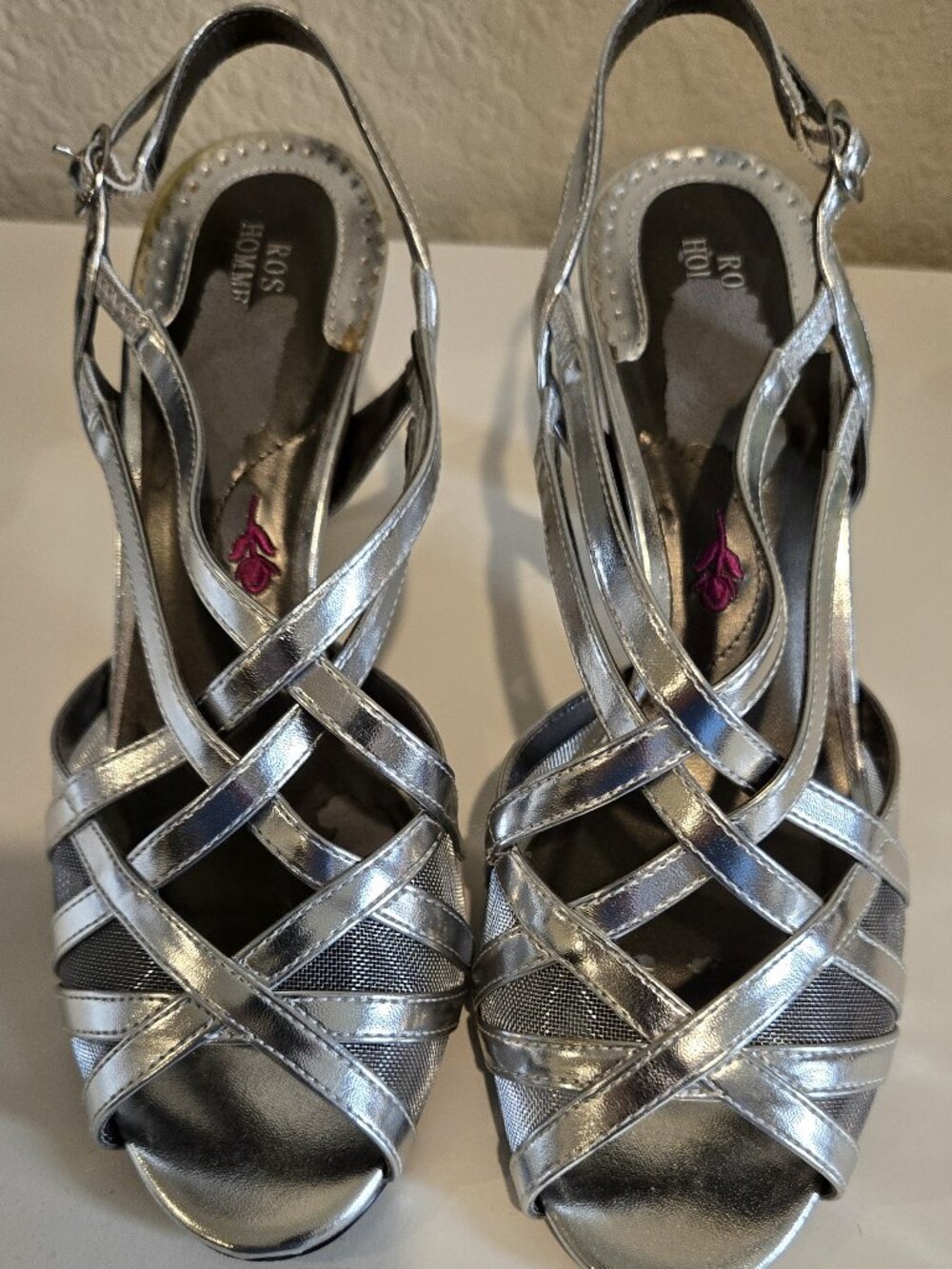 Ros Hommerson Silver Metallic Lacey Strappy Dress Sandals 7.5 WW